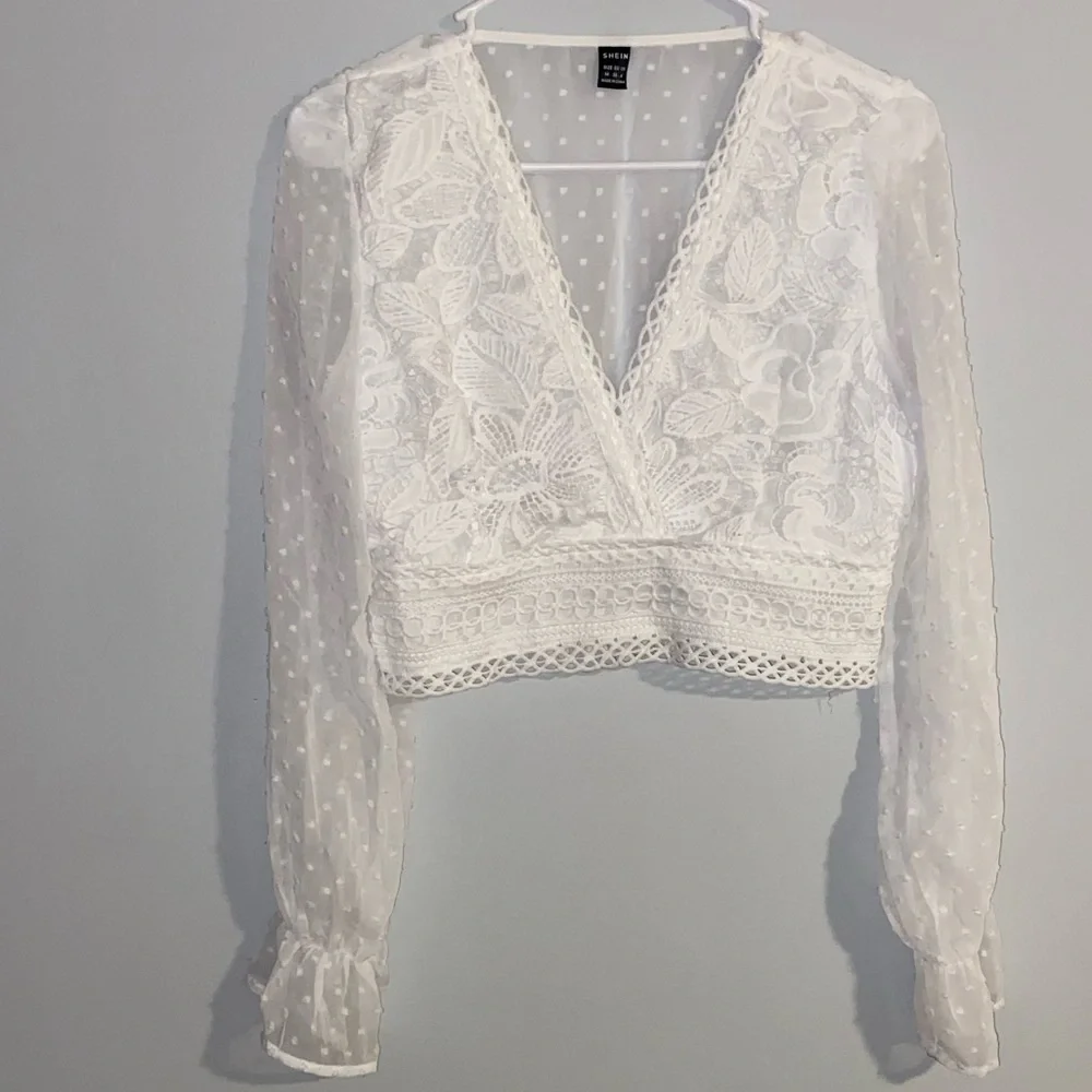 White lace crop top - Picture 4 of 8